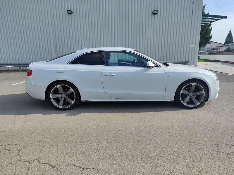 Gletscherweiß metallic Gebraucht 2015 Audi A5 S-Line Coupé | 11.100 € (Superpreis) - Bild 1/4