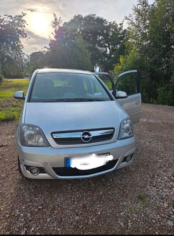 Silber Gebraucht 2009 Opel Meriva Edition Van / Kleinbus | 1.800 € (Fairer Preis) - Bild 1/2