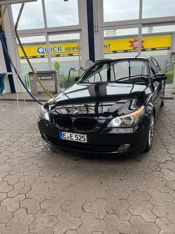 Gebraucht BMW 525 Exclusive 197 PS (144 kW) 2009 Schwarz Limousine