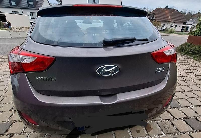 Gebraucht Hyundai i30 99 PS (72 kW) 2014 Braun Kombi