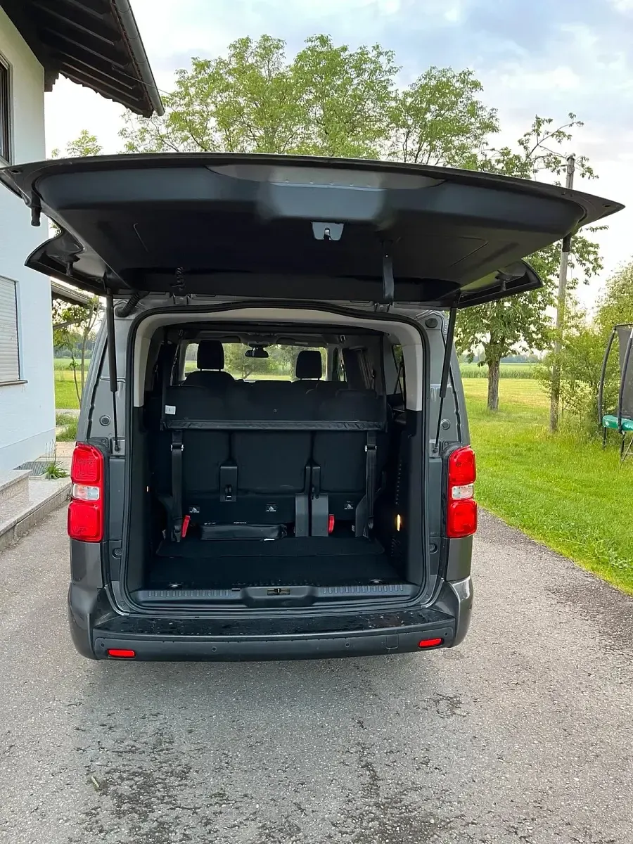 Gebraucht Toyota Proace Verso 177 PS (130 kW) 2017 Grau Kombi