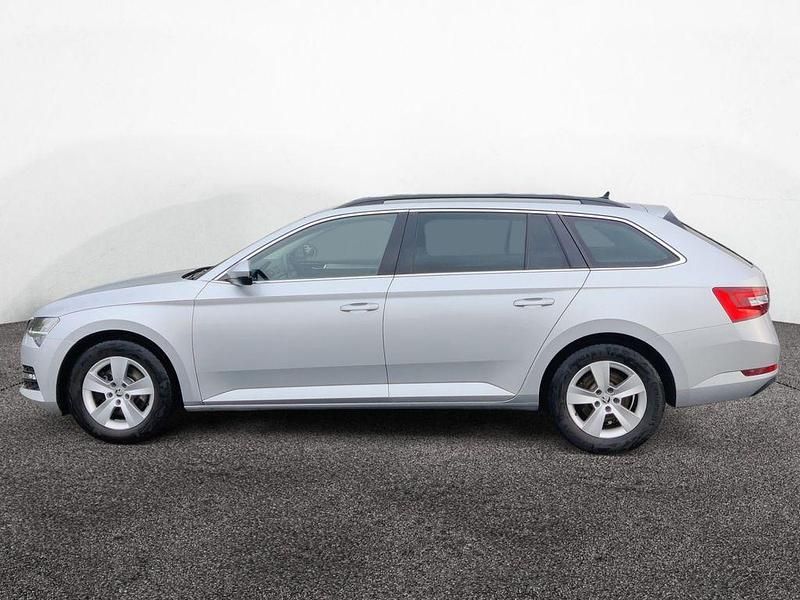 Gebraucht Skoda Superb Ambition 150 PS (110 kW) 2022 Silber Kombi