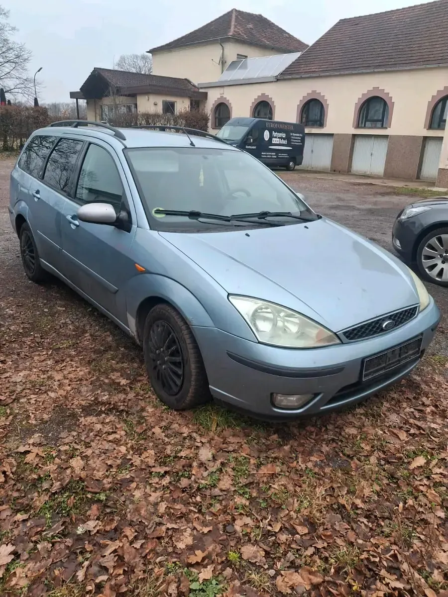 Second-hand Ford Focus 90 CP (66 kW) 2004 Albastru Break