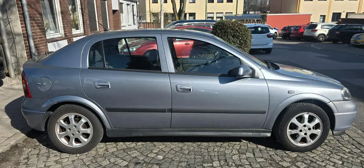 Usata Opel Astra Basis 84 CV (61 kW) 2003 Grigio Utilitaria