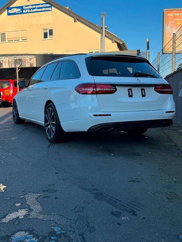 Gebraucht Mercedes E350 Avantgarde 258 PS (189 kW) 2017 Weiß Kombi