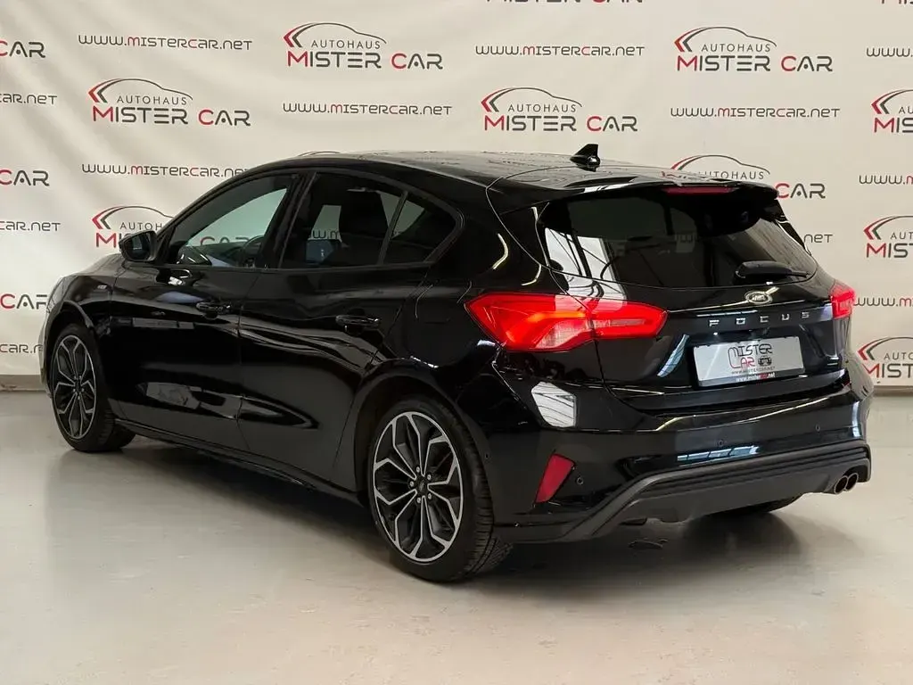 Gebraucht Ford Focus ST-Line 125 PS (91 kW) 2019 Shadow black Limousine