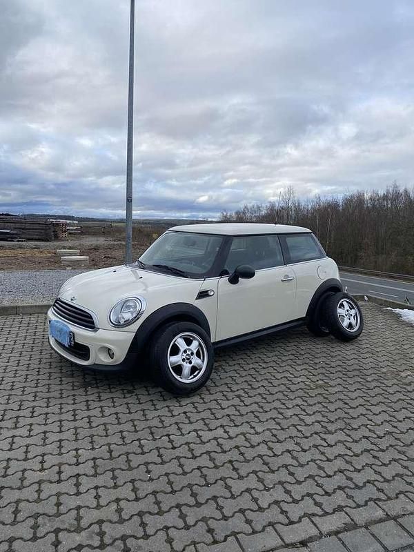Gebraucht Mini ONE 75 PS (55 kW) 2011 Weiß Kleinwagen