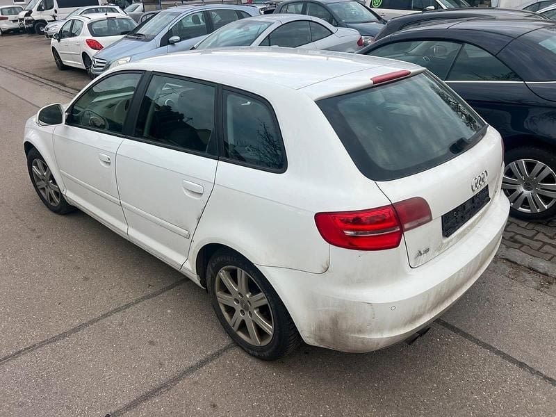 Gebraucht Audi A3 125 PS (91 kW) 2009 Weiß Kleinwagen