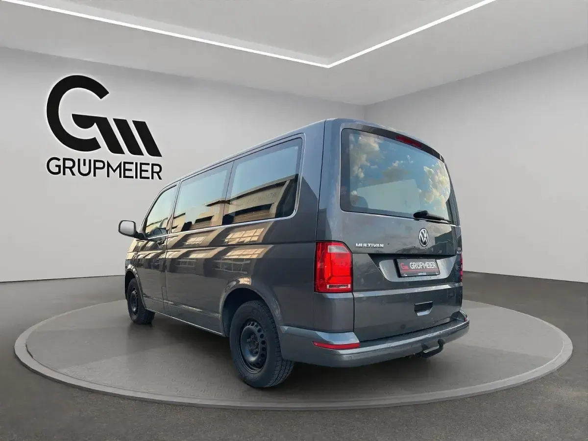 Gebraucht VW Multivan 150 PS (110 kW) 2015 Grau Van / Kleinbus