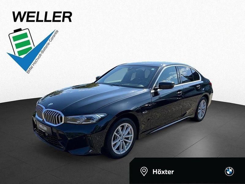 Black sapphire (schwarz) Gebraucht 2023 BMW 330e M Sport Limousine | 38.480 € (Guter Preis) - Bild 1/4
