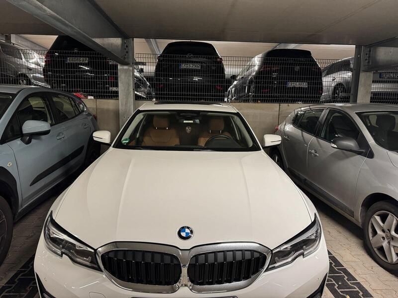 Weiß Gebraucht 2020 BMW 330 Limousine | 31.000 € (Guter Preis) - Bild 1/4