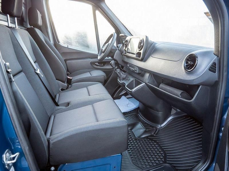 Gebraucht Mercedes Sprinter 150 PS (110 kW) 2024 Blau / stahlblau Van