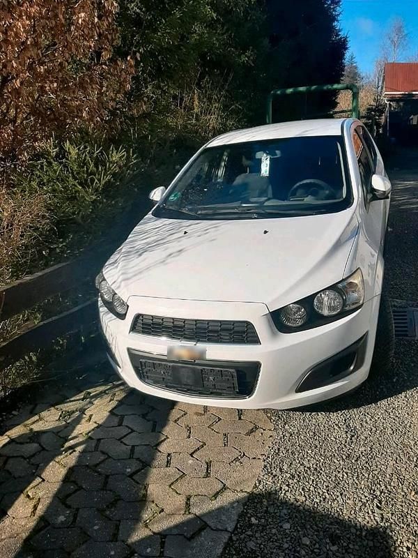Gebraucht Chevrolet Aveo 84 PS (61 kW) 2011 Weiß Limousine