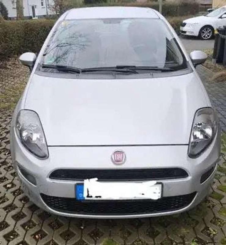 Gebraucht Fiat Punto 73 PS (53 kW) 2012 Grau Kleinwagen