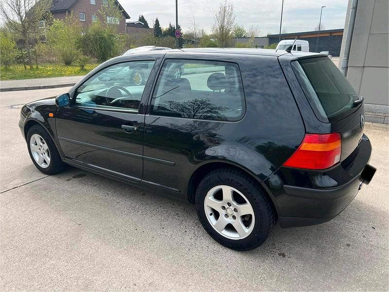 Gebraucht VW Golf 75 PS (55 kW) 1999 Schwarz Coupé