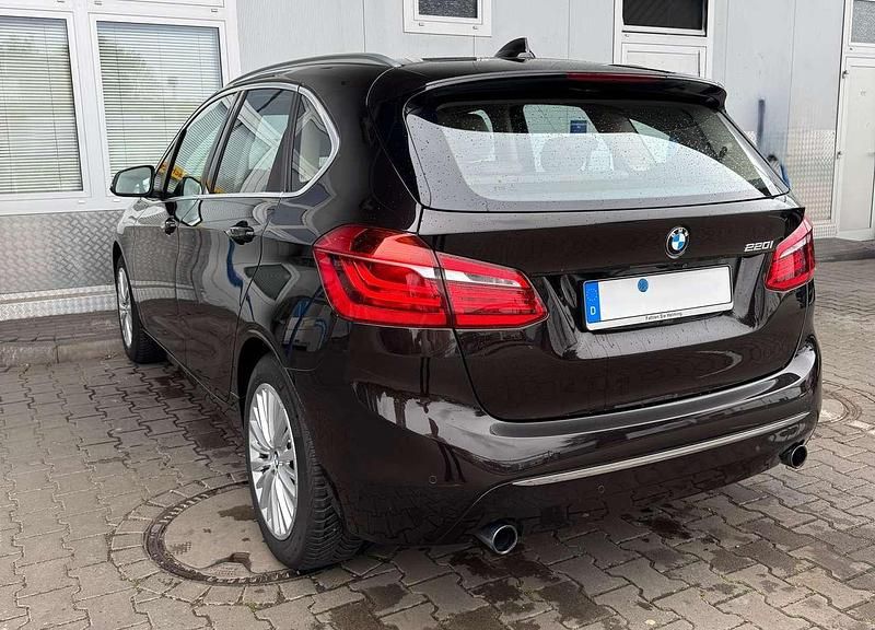 Gebraucht BMW 220 Luxury Line 192 PS (141 kW) 2015 Braun Kombi
