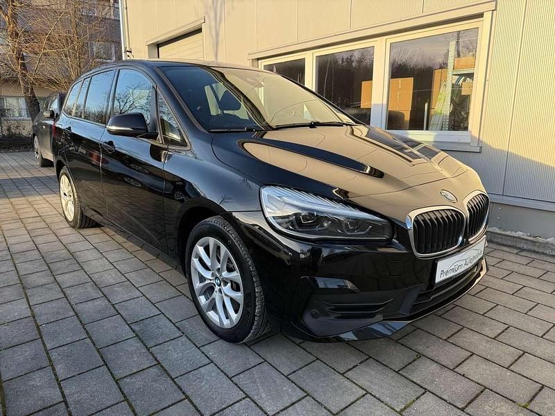 Black sapphire metallic Gebraucht 2022 BMW 218 Advantage Van / Kleinbus | 16.900 € (Guter Preis) - Bild 1/4
