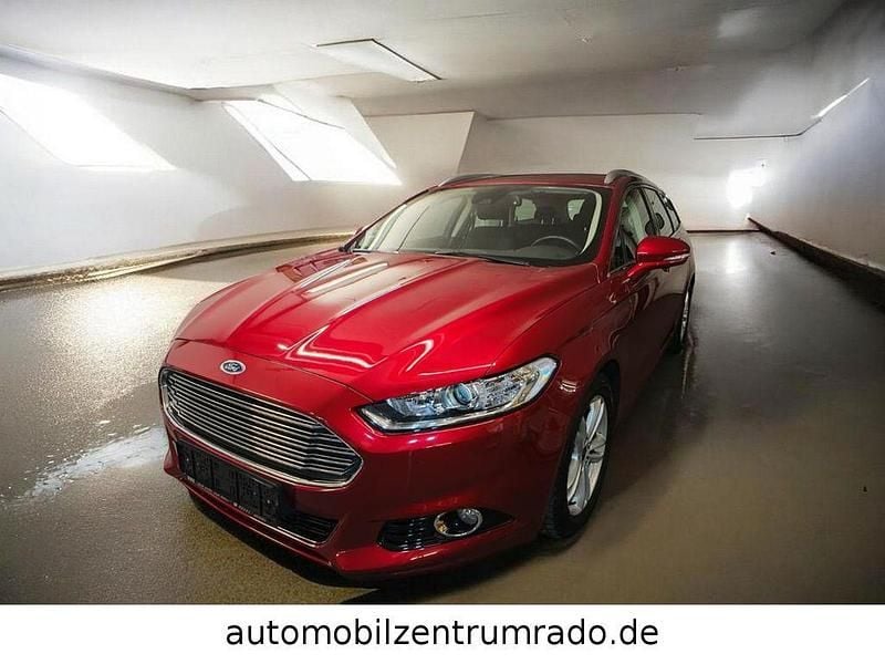 Gebraucht Ford Mondeo Titanium 160 PS (117 kW) 2016 Rot Kombi