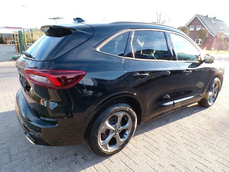 Neu Ford Kuga ST-Line 186 PS (136 kW) 2025 Schwarz SUV