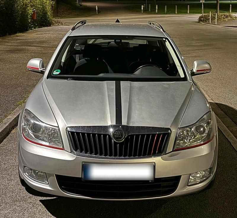 Gebraucht Skoda Octavia 122 PS (89 kW) 2011 Silber Kombi