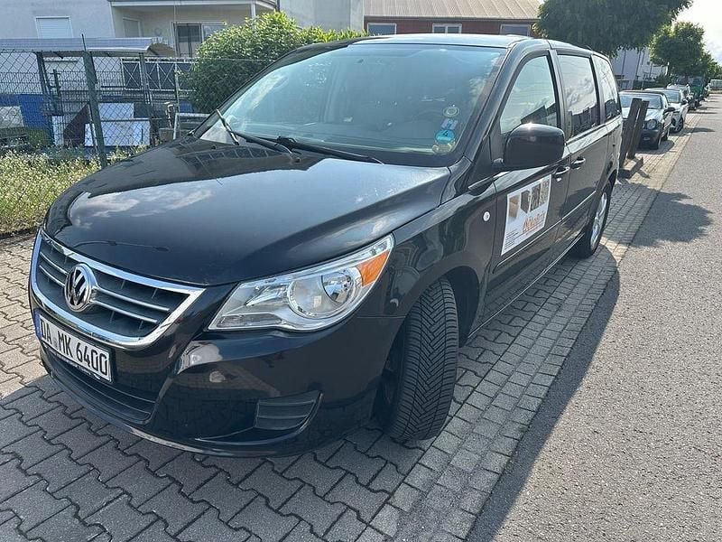 Schwarz Gebraucht 2010 VW Routan Van / Kleinbus | 4.500 € - Bild 1/4