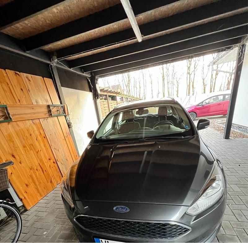 Gebraucht Ford Focus 125 PS (91 kW) 2015 Grau Kombi