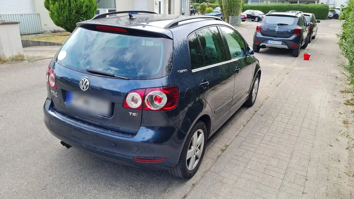 Gebraucht VW Golf Plus Cross Comfortline 122 PS (89 kW) 2011 Blau Limousine
