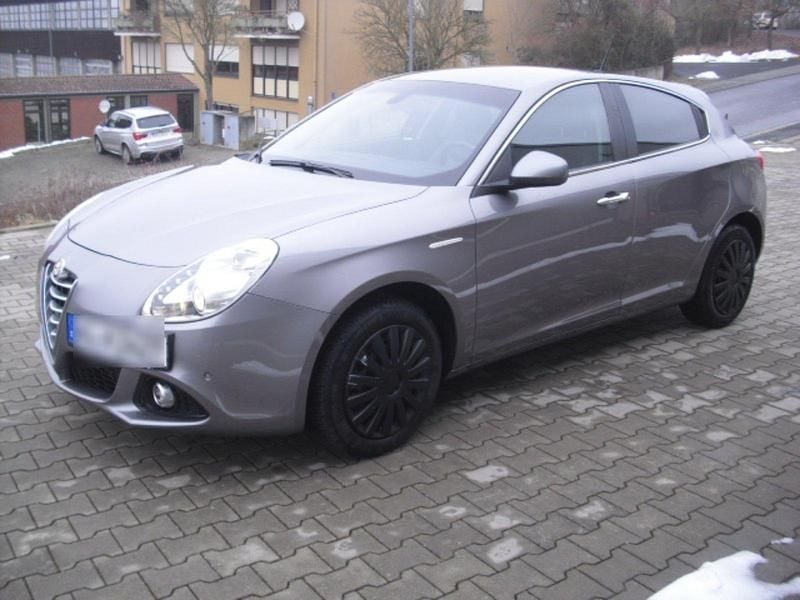Gebraucht Alfa Romeo Giulietta Turismo 150 PS (110 kW) 2014 Grau Kleinwagen