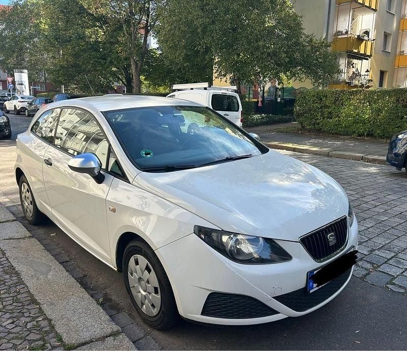 Weiß Gebraucht 2009 Seat Ibiza SC Reference Kleinwagen | 1.700 € (Guter Preis) - Bild 1/4