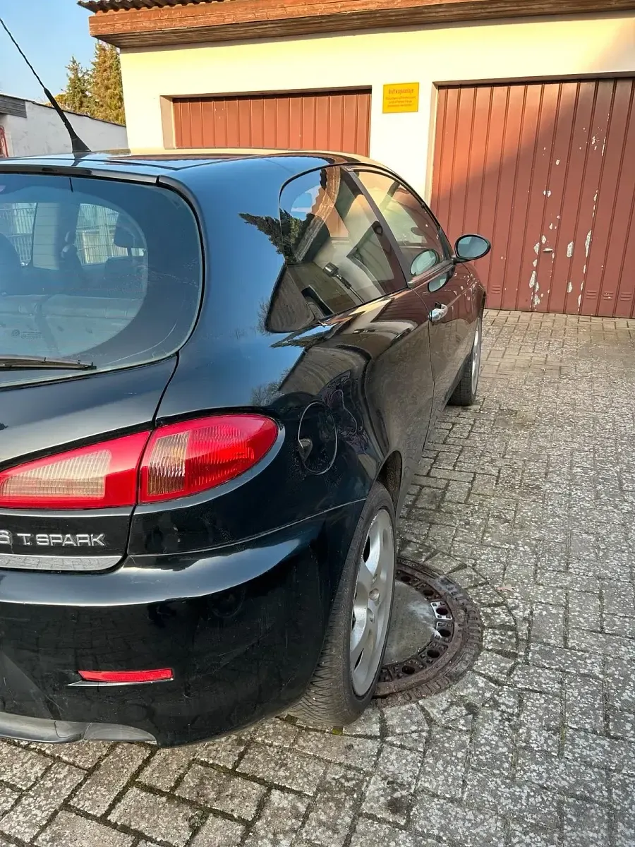 Gebraucht Alfa Romeo 147 105 PS (77 kW) 2005 Schwarz Kleinwagen