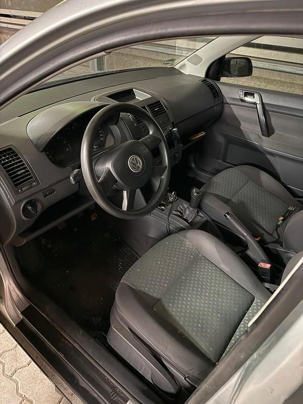Gebraucht VW Polo 75 PS (55 kW) 2004 Silber Kleinwagen