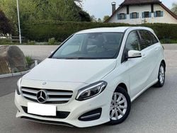 Weiß Gebraucht 2016 Mercedes B180 Style Van / Kleinbus | 9.500 € (Guter Preis)