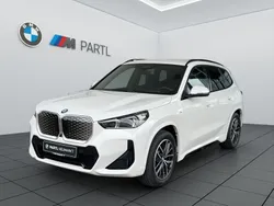 Alpinweiss iii Neu 2025 BMW iX1 M Sport SUV | 59.900 € (Etwas zu teuer)