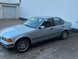 Silber Gebraucht 1997 BMW 316 Limousine | 3.400 € (Fairer Preis)