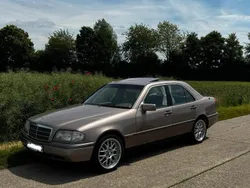 Gold Gebraucht 1994 Mercedes C180 Limousine | 4.500 €
