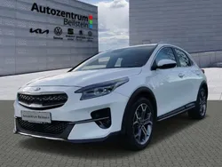 Weiß Gebraucht 2021 Kia XCeed Spirit SUV | 20.290 € (Fairer Preis)