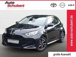Schwarz Gebraucht 2021 Toyota Yaris Hybrid Team Limousine | 19.480 € (Fairer Preis)