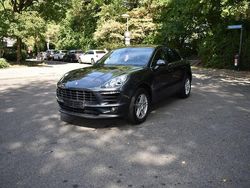 Grau Gebraucht 2016 Porsche Macan S SUV | 42.200 € (Guter Preis)