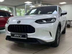 Platinum white pearl Gebraucht 2024 Honda ZR-V Elegance SUV | 34.990 € (Superpreis)