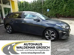 Graumetallic (metallic) Gebraucht 2021 Kia Ceed Spirit Limousine | 18.964 €