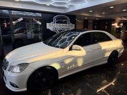 Weiß Gebraucht 2010 Mercedes E250 AMG Limousine | 9.950 € (Fairer Preis)