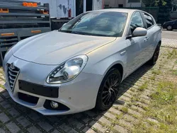 Weiß Gebraucht 2015 Alfa Romeo Giulietta Turismo Kleinwagen | 6.500 € (Fairer Preis)