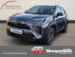 Grau Neu 2025 Toyota Yaris Hybrid Limousine | 32.150 € (Etwas zu teuer)