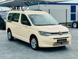 Beige Gebraucht 2023 VW Caddy Maxi Life Van / Kleinbus | 35.999 €