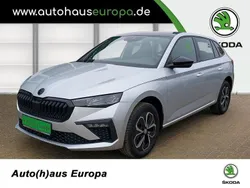 Brilliantsilber metallic Gebraucht 2024 Skoda Scala Selection Kleinwagen | 33.990 €
