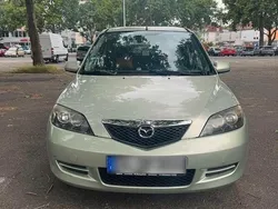 Grün Gebraucht 2006 Mazda 2 Active Limousine | 800 € (Superpreis)