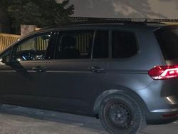 Grau Gebraucht 2016 VW Touran Comfortline Van / Kleinbus | 15.000 € (Guter Preis)