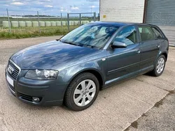 Grau Gebraucht 2005 Audi A3 Sportback Limousine | 2.290 € (Fairer Preis)