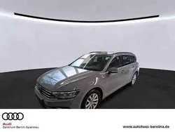 Grau Gebraucht 2022 VW Passat Business Kombi | 20.888 € (Guter Preis)