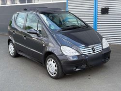 Schwarz Gebraucht 1998 Mercedes A160 Avantgarde Limousine | 1.899 € (Fairer Preis)